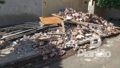 Fotos de Parede cai e trabalhador que fazia demolição de casa sofre ferimentos graves em Sarandi