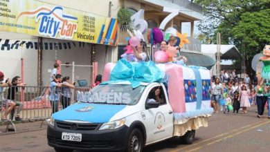 Fotos de Sarandi comemora 37 anos com desfile e bolo gigante