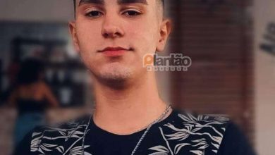 Fotos de Suspeito de matar jovem de 18 anos a tiros que tentava separar uma briga se apresenta à Polícia, em Maringá