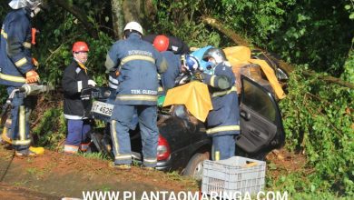 Fotos de Três pessoas ficam feridas após veículos baterem e capotarem em Maringá