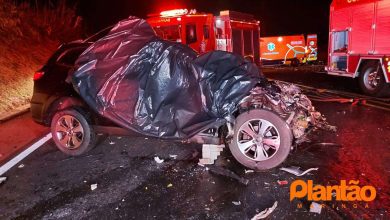 Fotos de Uma pessoa morreu e duas ficam gravemente feridas após um colisão frontal na PR-444, em Mandaguari