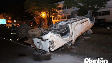 Fotos de Veículos ficam destruídos em acidente e deixa três pessoas feridas em Sarandi