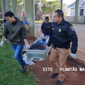 Fotos de Homem é executado com tiro na cabeça ao lado de uma igreja católica em Maringá