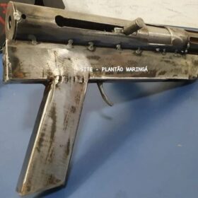 Fotos de Homem se apresenta à polícia, confessa ter matado jovem e entrega arma do crime, em Maringá