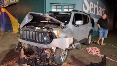 Fotos de Motorista com suspeita de embriaguez avança preferencial e causa grave acidente em Maringá