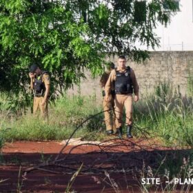 Polícia Militar usa helicóptero em operação na Zona Norte de Maringá  Foto 1 Fotos de Polícia Militar usa helicóptero em operação na Zona Norte de Maringá