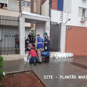 Fotos de Uma mulher morreu e três pessoas foram intubadas após incêndio em pensionato em Maringá