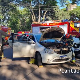 Fotos de Câmera registra acidente que deixou motorista de aplicativo ferido em Maringá