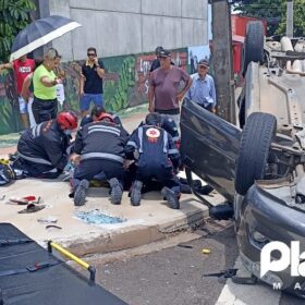 Fotos de Casal fica ferido após colisão seguida de capotamento em Maringá