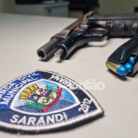 Fotos de Criminosos armados vão atrás do pai de rapaz que matou vizinha por causa de som alto em Sarandi 