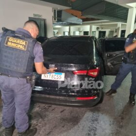 Criminosos armados vão atrás do pai de rapaz que matou vizinha por causa de som alto em Sarandi Foto 1 Fotos de Criminosos armados vão atrás do pai de rapaz que matou vizinha por causa de som alto em Sarandi
