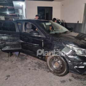 Fotos de Criminosos armados vão atrás do pai de rapaz que matou vizinha por causa de som alto em Sarandi 
