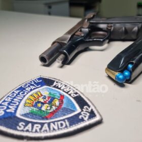 Fotos de Criminosos armados vão atrás do pai de rapaz que matou vizinha por causa de som alto em Sarandi 