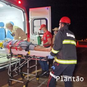 Fotos de Dois carros capotam após colisão e deixa sete pessoas feridas em Maringá
