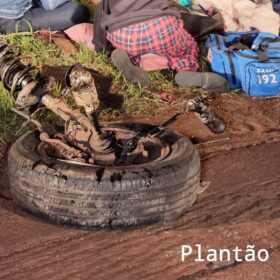 Fotos de Dois carros capotam após colisão e deixa sete pessoas feridas em Maringá