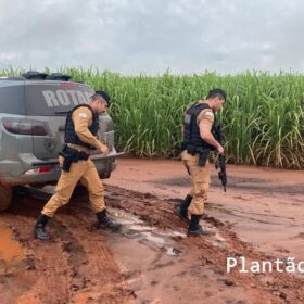 Fotos de Dois ladrões mortos e quatro presos após intensa troca de tiros com equipes da Choque Maringá e Rotam de Colorado