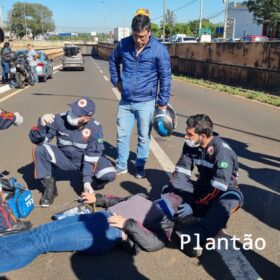 Fotos de Engavetamento envolvendo quatro veículos deixa moça ferida em Maringá