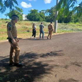Corpo encontrado em fundo de vale em Maringá pode ser de rapaz desaparecido desde o dia 06* Foto 4 Fotos de Corpo encontrado em fundo de vale em Maringá pode ser de rapaz desaparecido desde o dia 06*