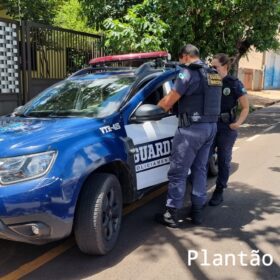 Fotos de Homem é esfaqueado e colocado para fora de casa pela esposa em Sarandi