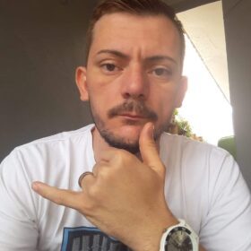 Fotos de Homem é surpreendido por dois criminosos e é morto com tiros na cabeça em Maringá