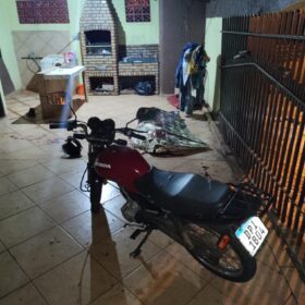 Fotos de Homem tem casa invadida e é morto com 12 facadas nas costas em Sarandi