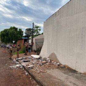 Fotos de Morre na Santa Casa de Maringá criança atingida por muro