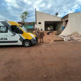 Fotos de Morre na Santa Casa de Maringá criança atingida por muro