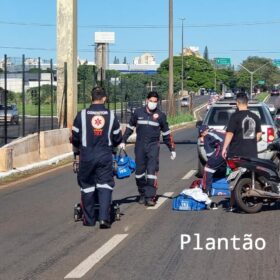 Fotos de Motociclista fica inconsciente após acidente na Avenida Colombo em Maringá