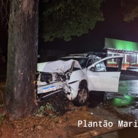 Fotos de Motorista sofre ferimentos graves após bater carro contra árvore em Maringá