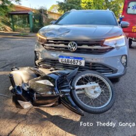 Fotos de Mulher sofre ferimentos graves após carro avança preferencial em Maringá
