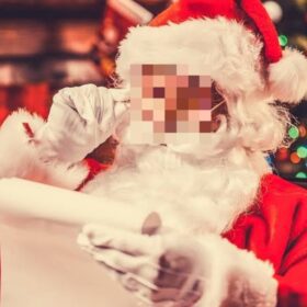 Papai Noel é conduzido para a delegacia suspeito de abusar sexual da neta em Maringá Foto 1 Fotos de Papai Noel é conduzido para a delegacia suspeito de abusar sexual da neta em Maringá