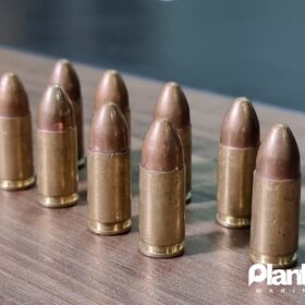 Fotos de Pistola utilizada para matar mulher na frente da filha de 6 anos em Sarandi é apreendida pela PC