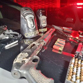 Fotos de Polícia Militar de Maringá apreende drogas avaliada em 2 milhões e várias armas, inclusive com silenciadores