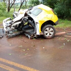 Fotos de Subtenente e soldado morrem após viatura bater em árvore e pegar fogo na região