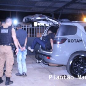 Fotos de Rotam prende assaltantes e recupera moto e carro roubados em Maringá