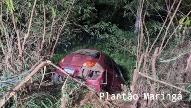 Fotos de Após agredir o filho, homem joga carro contra alambrado e cai em fundo de vale em Maringá 