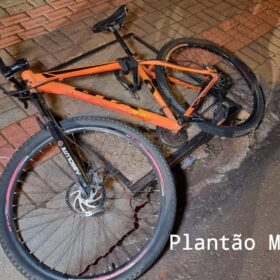 Fotos de Ciclista sofre ferimentos graves após bater na traseira de carro em Maringá