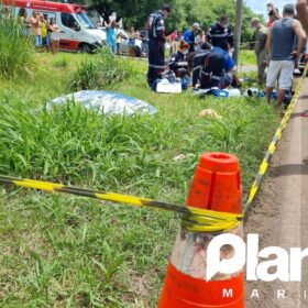 Fotos de Colisão envolvendo carro e moto deixa um homem morto e uma mulher ferida em Maringá 