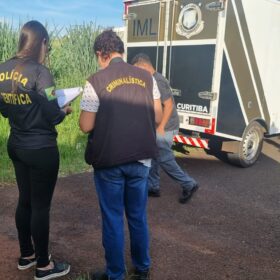 Fotos de Corpo em avançado estado decomposição é encontrado em um córrego em Maringá