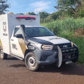 Fotos de Corpo em avançado estado decomposição é encontrado em um córrego em Maringá