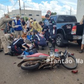Fotos de Dois motociclistas sofrem ferimentos graves após colisão entre duas motos em Sarandi
