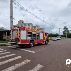 Fotos de Duas pessoas são socorridas durante incêndio em apartamento em Maringá