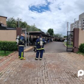 Fotos de Duas pessoas são socorridas durante incêndio em apartamento em Maringá