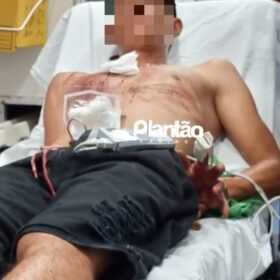 Fotos de Homem com mandado de prisão em aberto é esfaqueado pela esposa em Sarandi