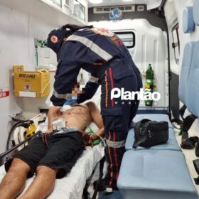 Fotos de Homem com mandado de prisão em aberto é esfaqueado pela esposa em Sarandi