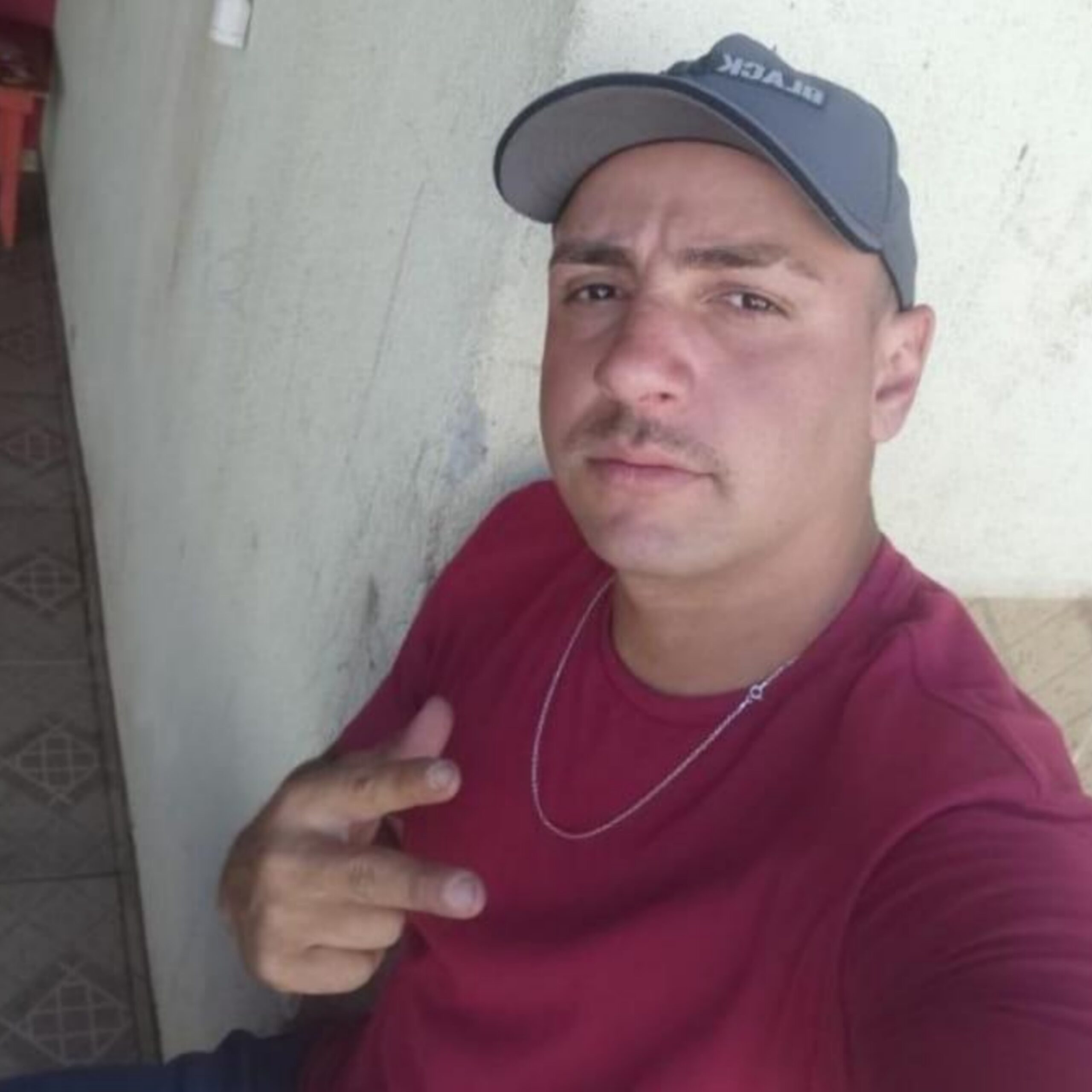 Fotos de Homem é executado a tiros na noite deste sábado 