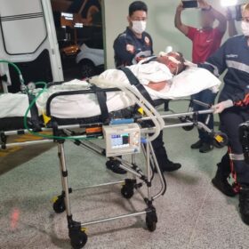 Fotos de Homem é intubado após explosão ao tentar acender churrasqueira