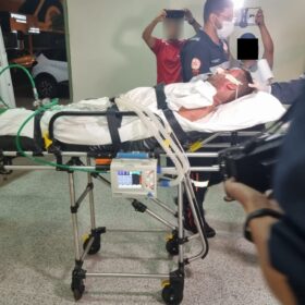 Fotos de Homem é intubado após explosão ao tentar acender churrasqueira