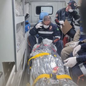 Fotos de Homem tenta agredir a esposa e acaba se cortando com uma faca em Maringá