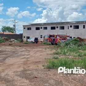 Fotos de Instalador de painéis solares morre eletrocutado em telhado de barracão em construção em Maringá
